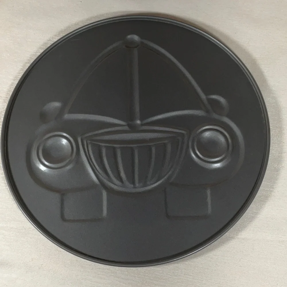 10 1/2” Spring Form Cake Pan with 5 interchangeable bottom designs